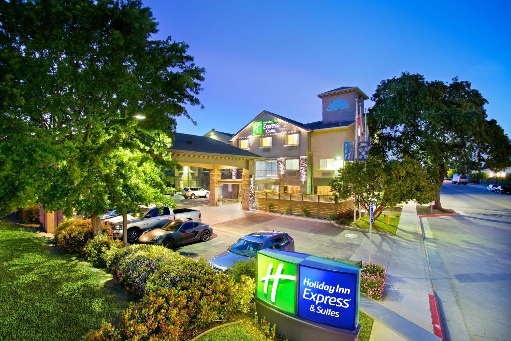 Holiday Inn Express Hotel & Suites - Paso Robles